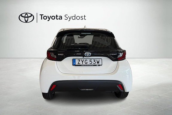Vehicle Image 6