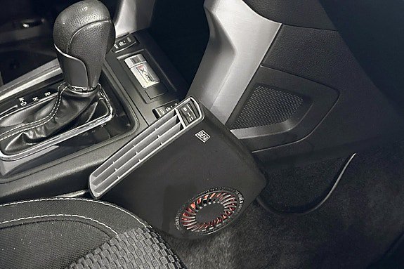 Vehicle Image 17