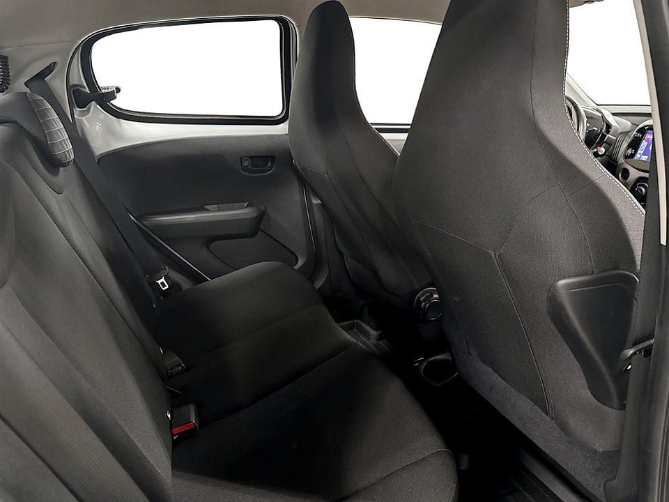 Vehicle Image 14