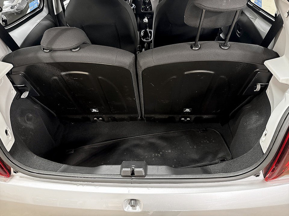 Vehicle Image 17