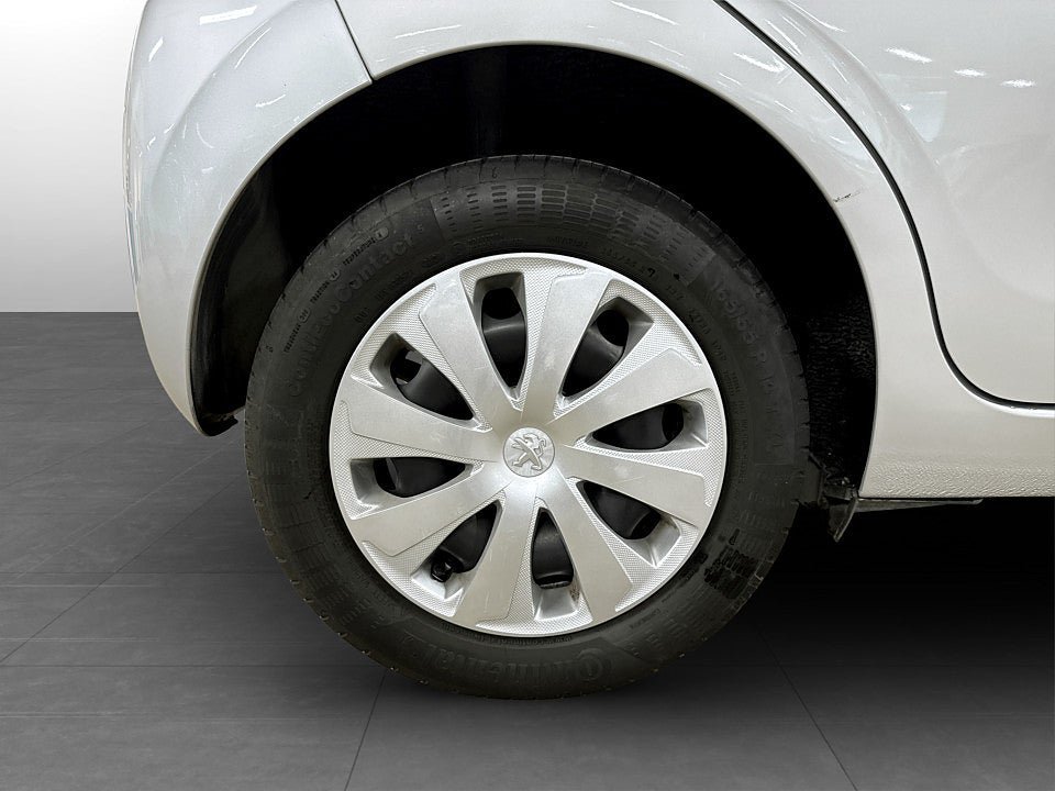 Vehicle Image 19