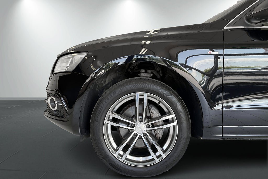 Vehicle Image 11
