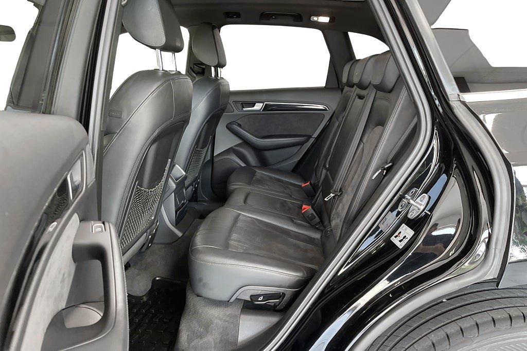 Vehicle Image 15