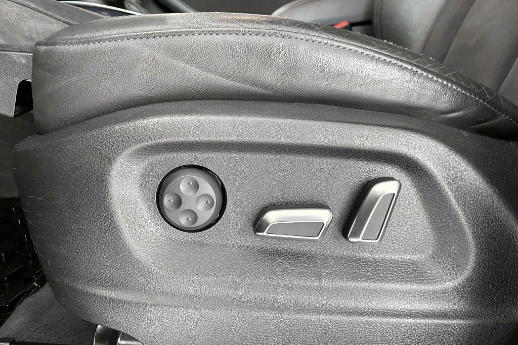 Vehicle Image 22