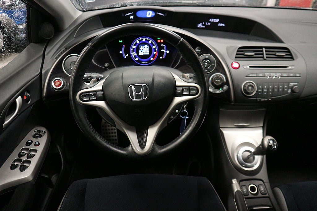 Vehicle Image 9