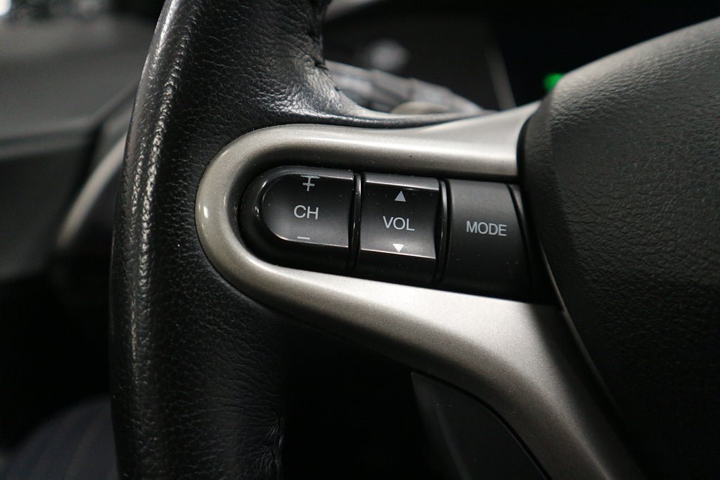 Vehicle Image 16
