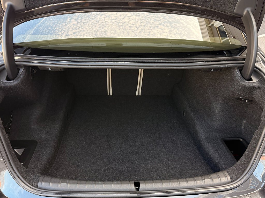 Vehicle Image 24