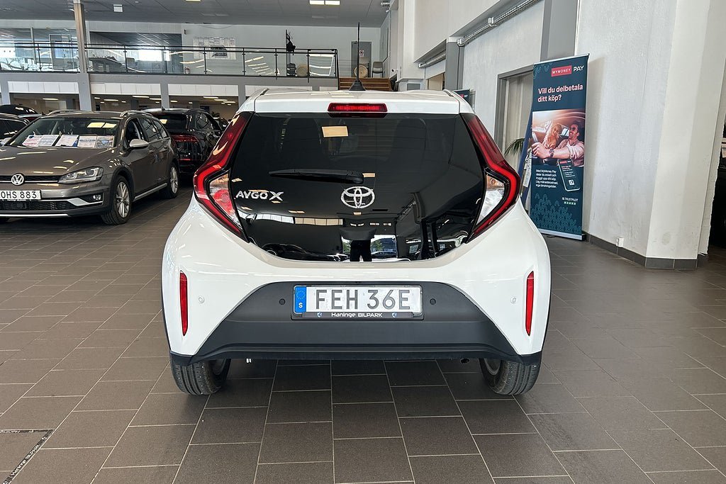 Vehicle Image 9