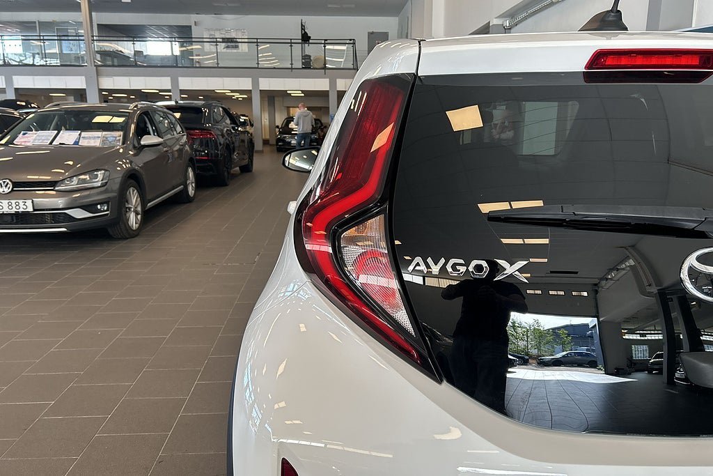 Vehicle Image 14