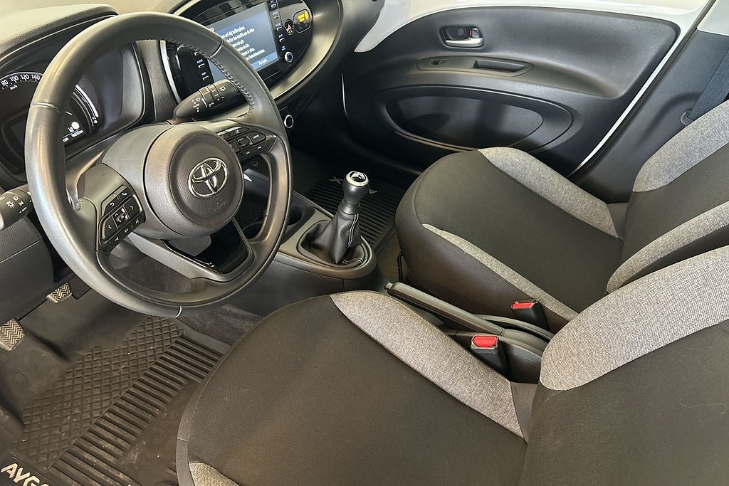 Vehicle Image 16