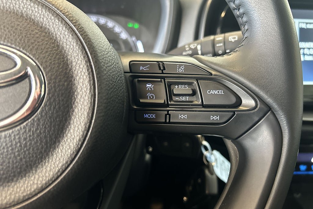 Vehicle Image 21