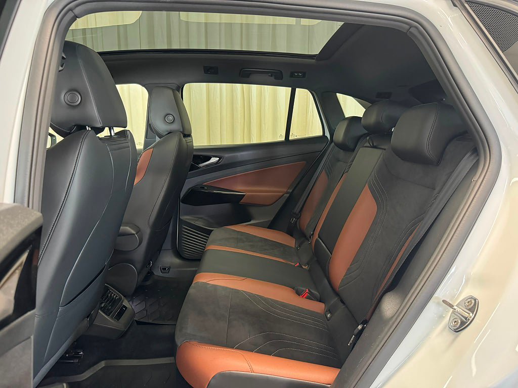 Vehicle Image 33