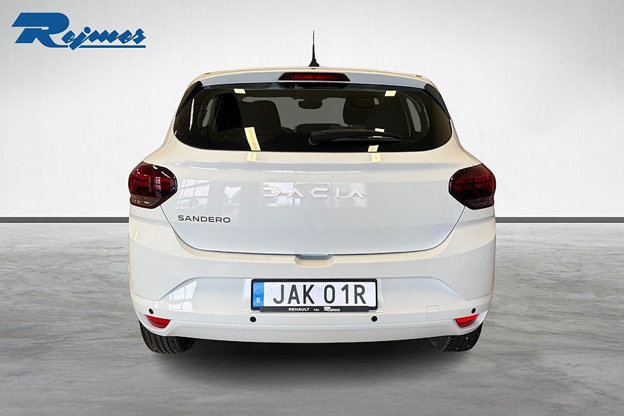 Vehicle Image 6