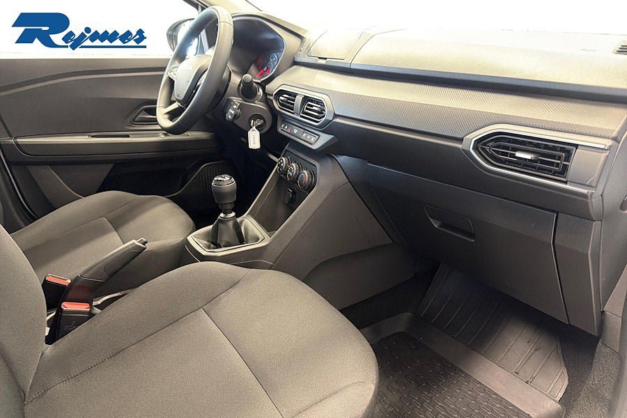 Vehicle Image 7