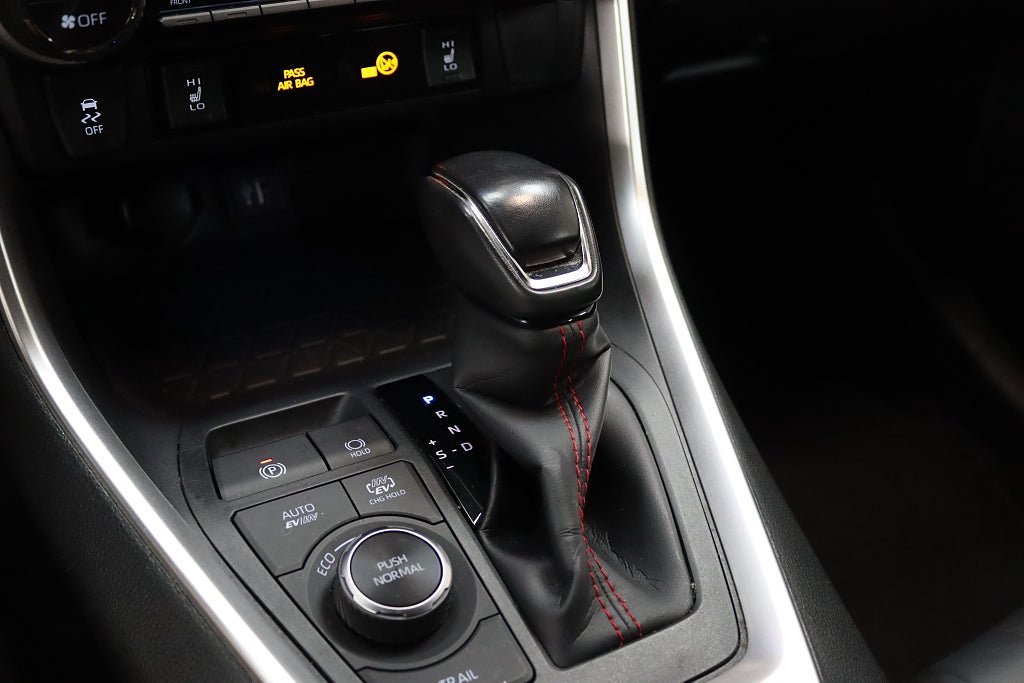 Vehicle Image 19