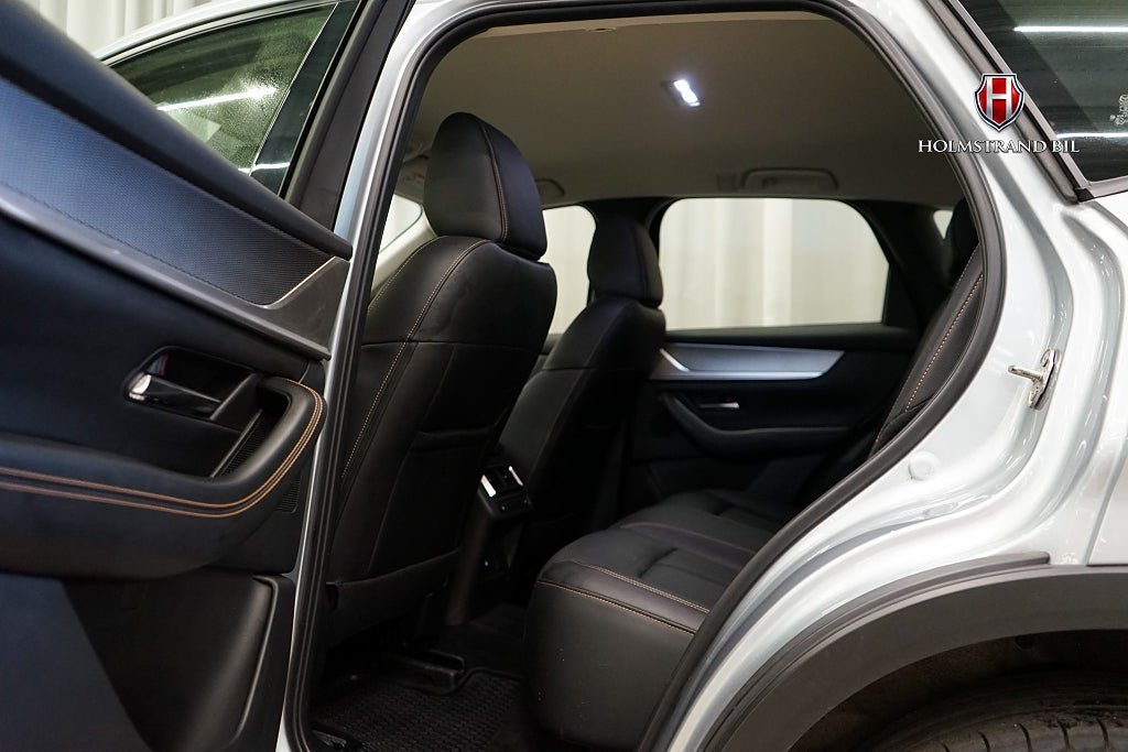 Vehicle Image 11