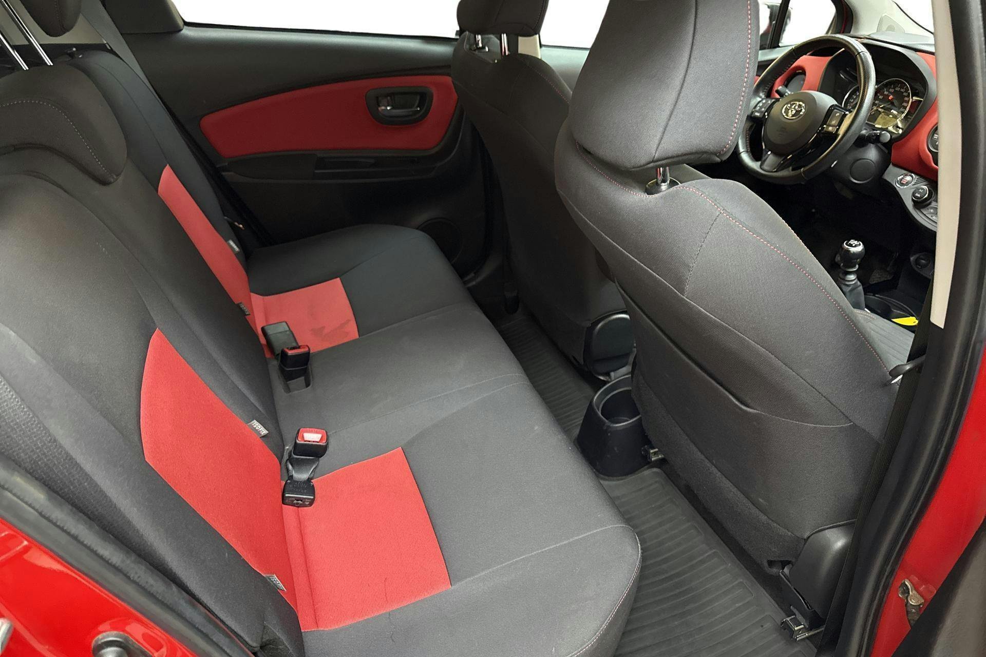 Vehicle Image 8