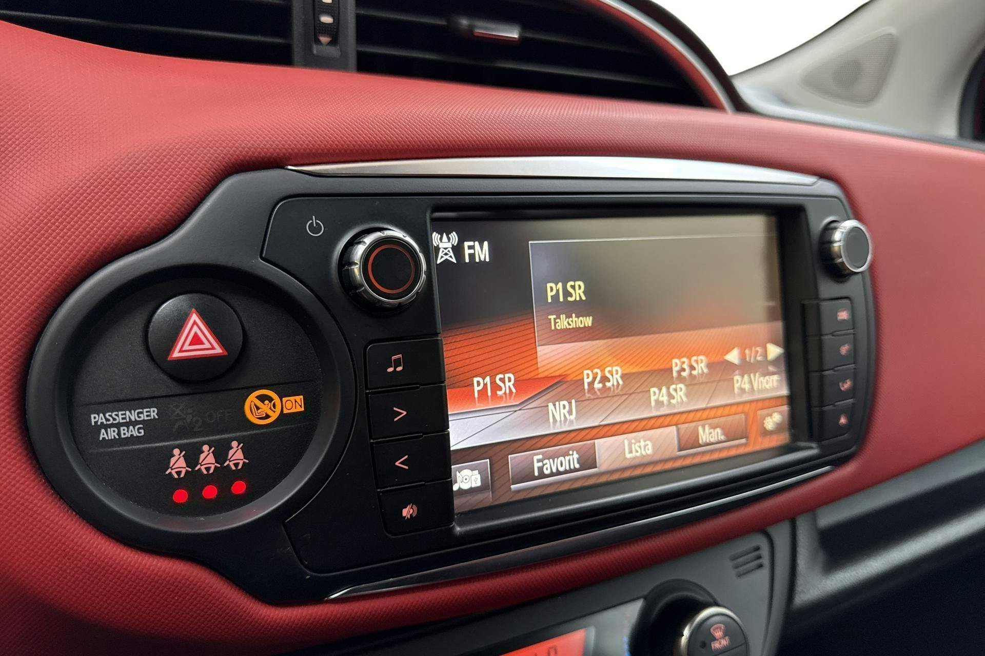 Vehicle Image 12
