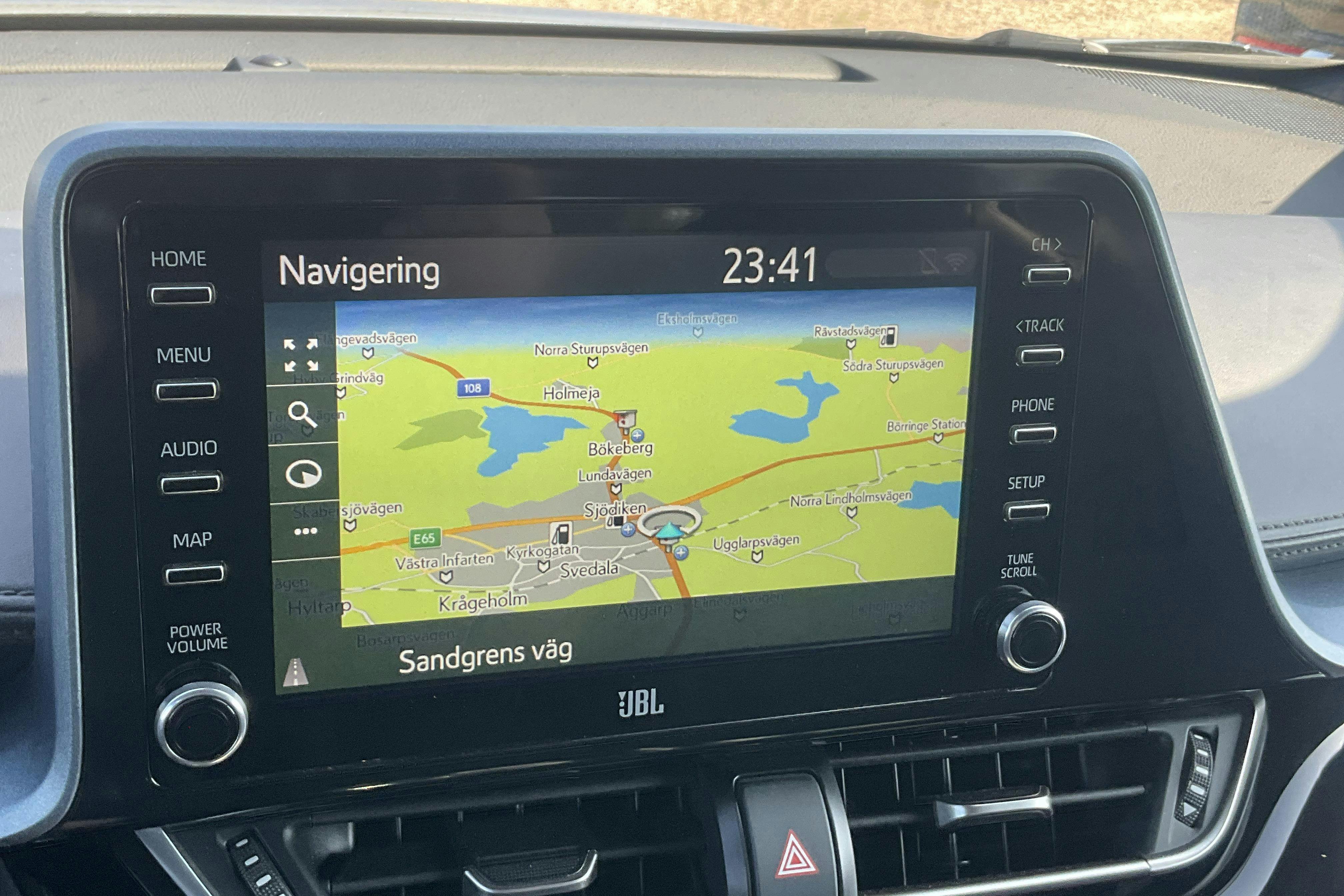 Vehicle Image 12