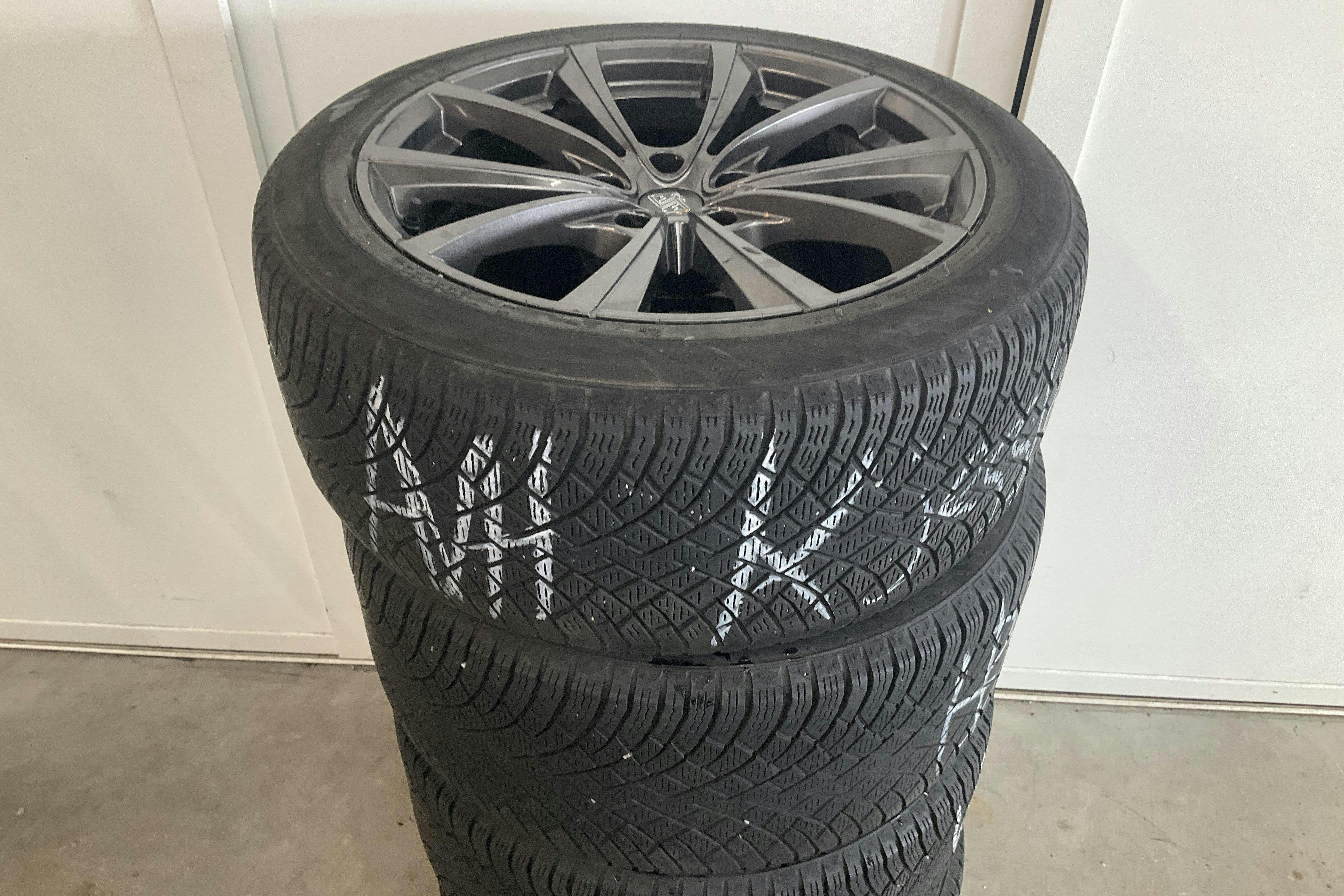 Vehicle Image 19