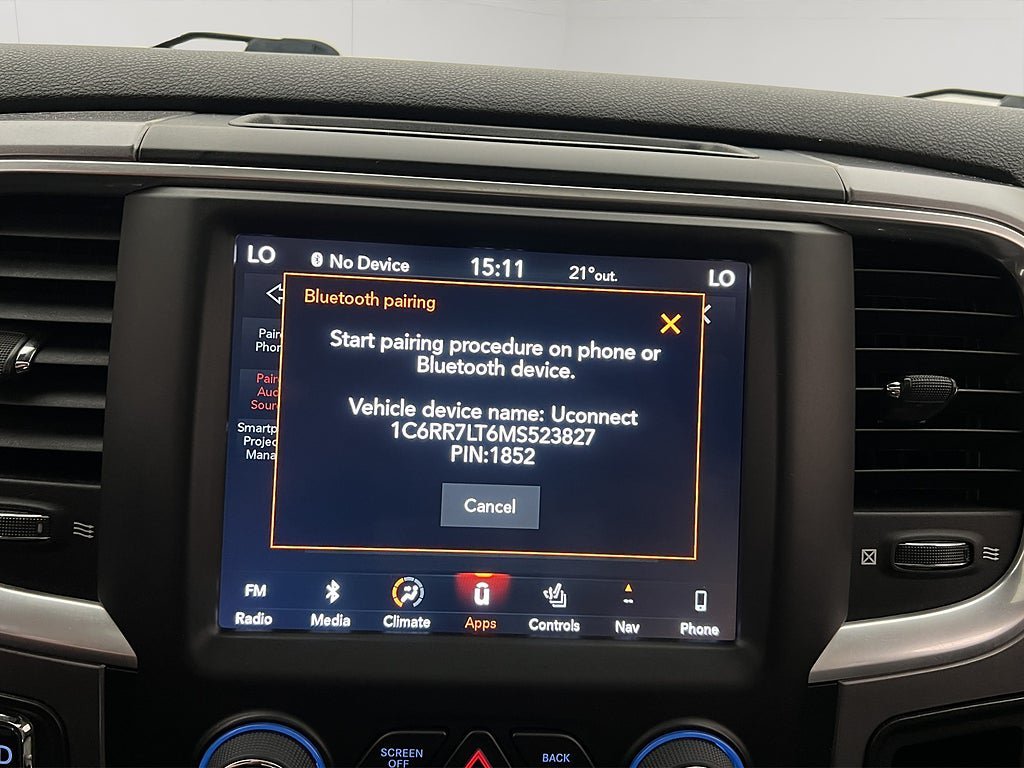 Vehicle Image 25