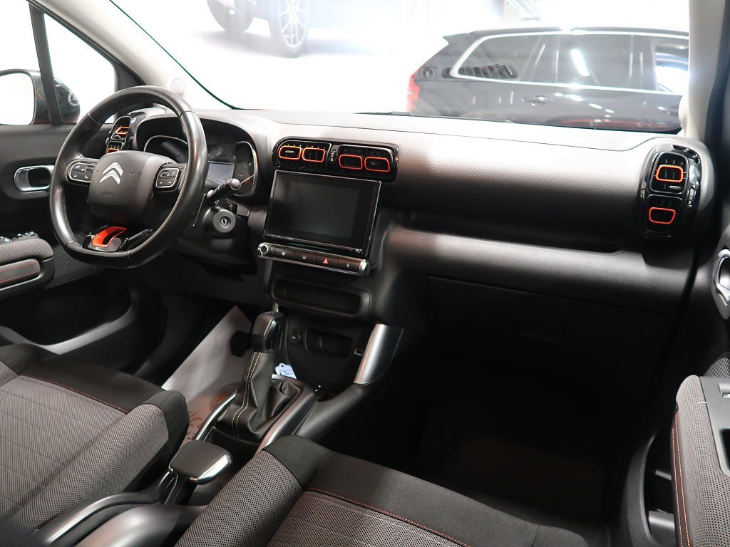 Vehicle Image 18