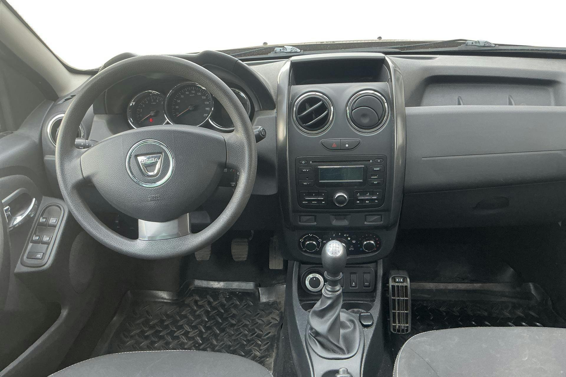 Vehicle Image 6