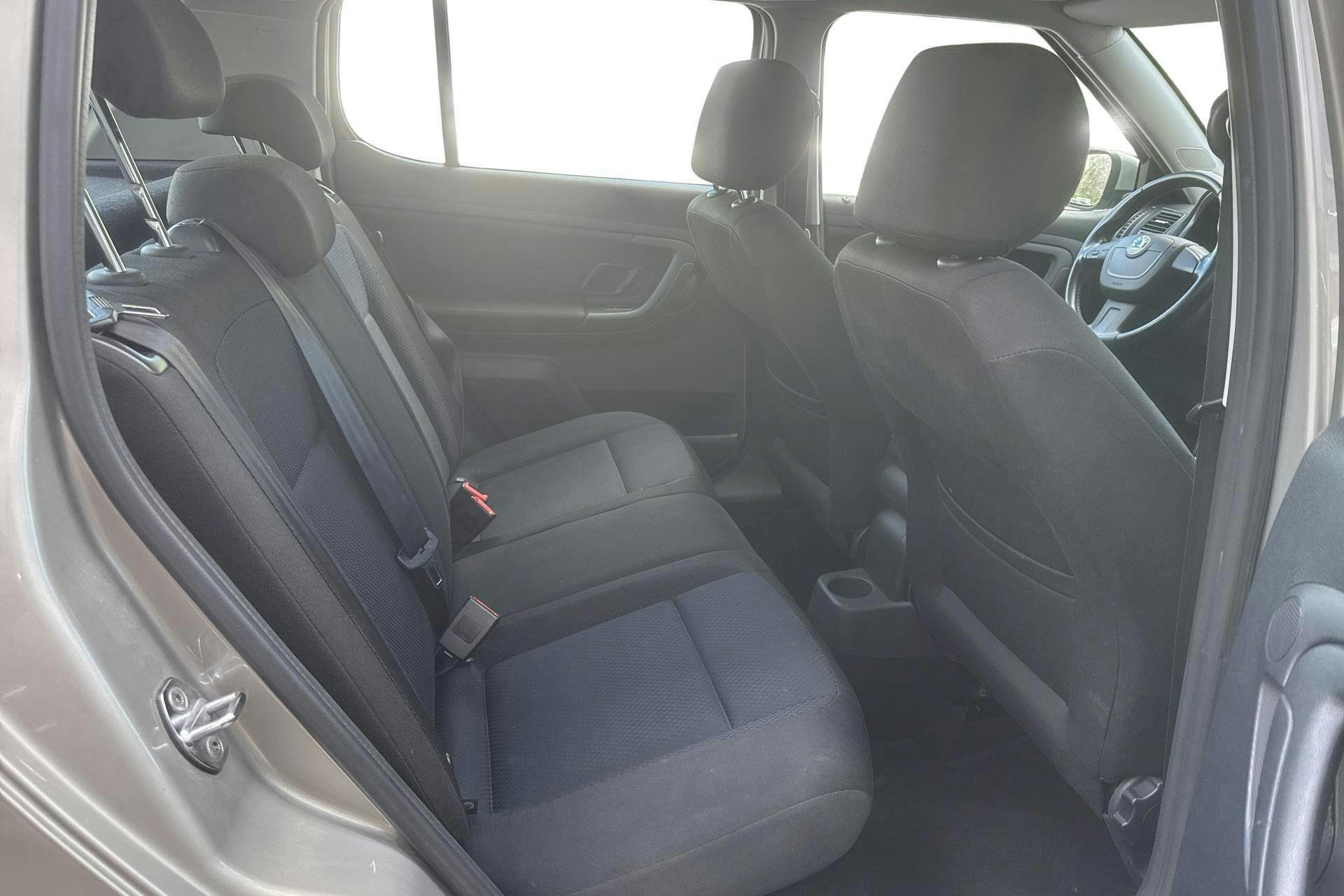 Vehicle Image 8