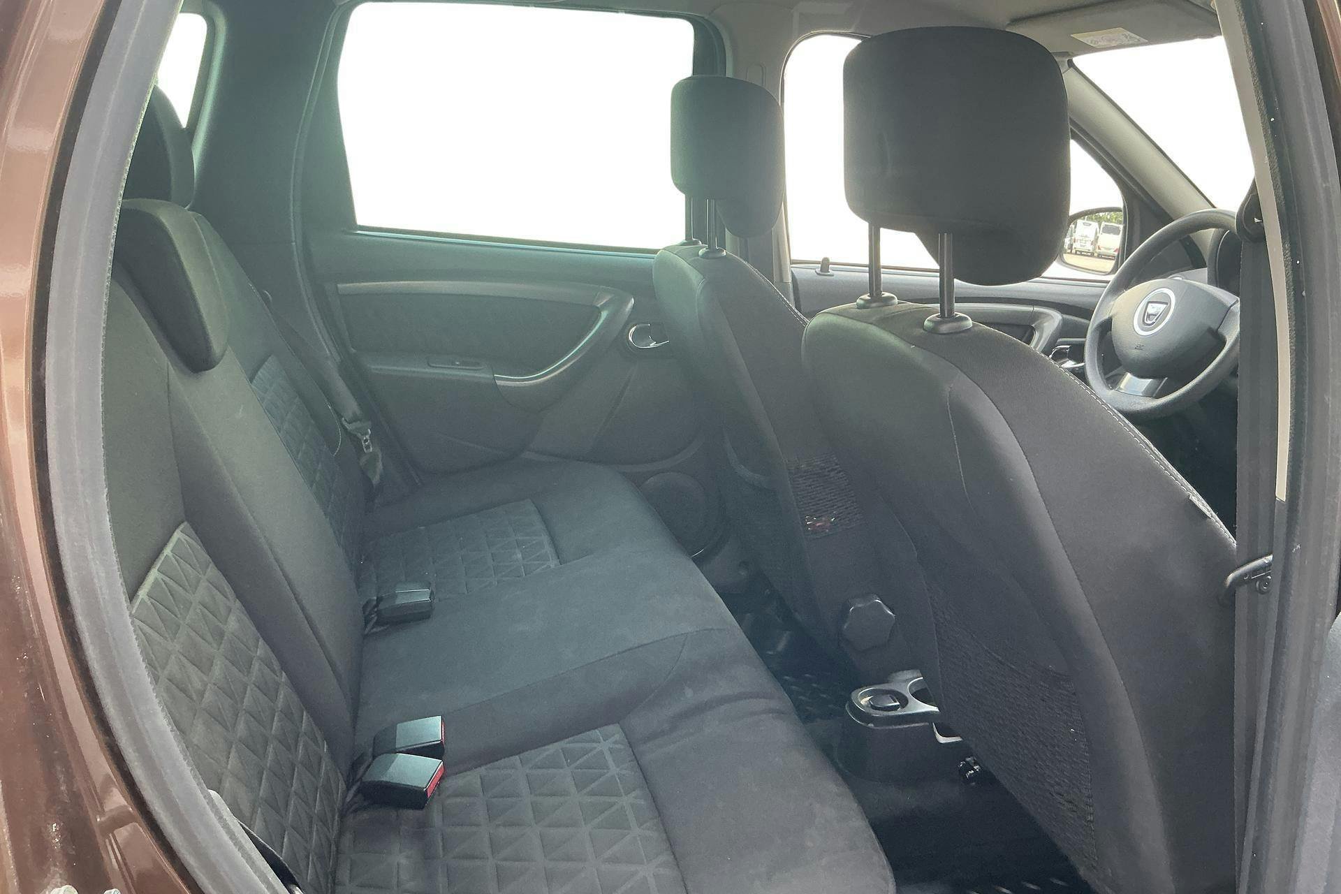 Vehicle Image 8