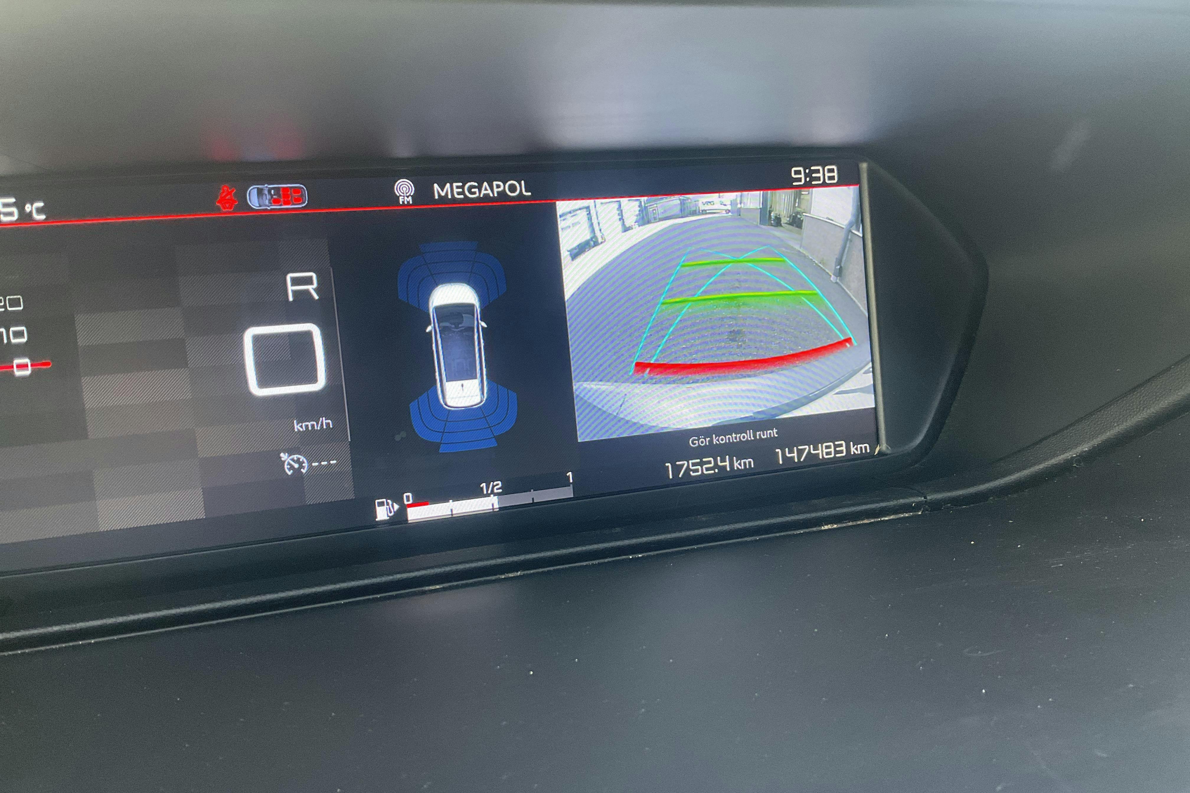 Vehicle Image 13