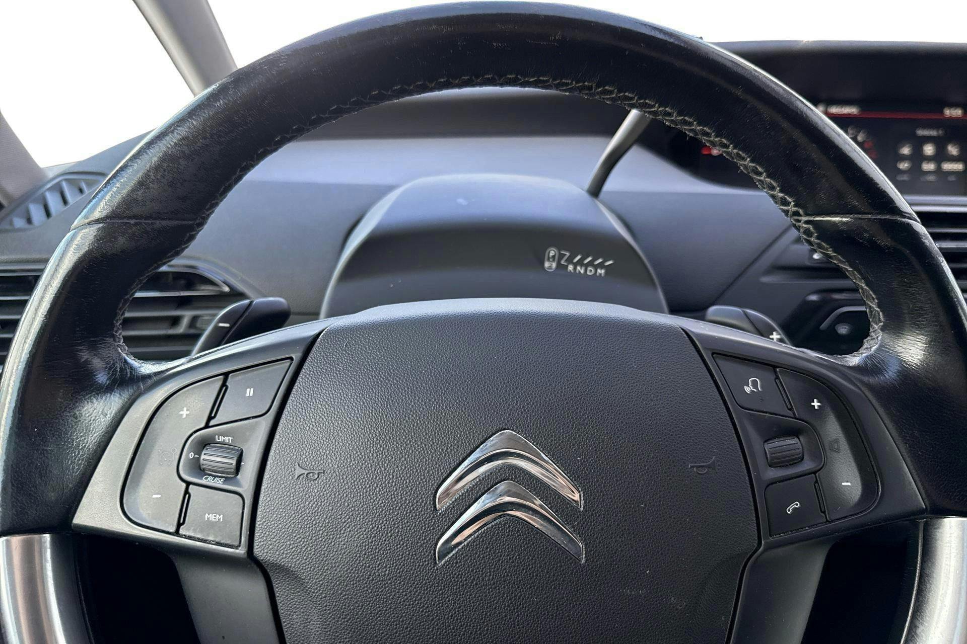 Vehicle Image 14