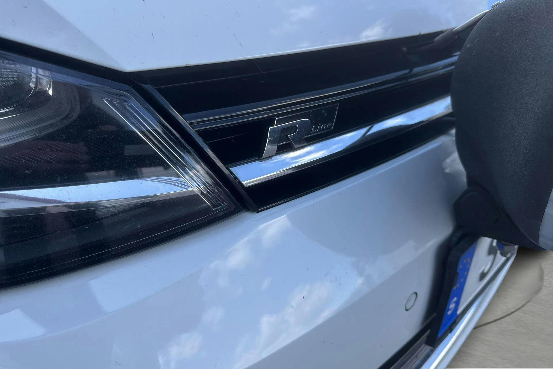 Vehicle Image 16