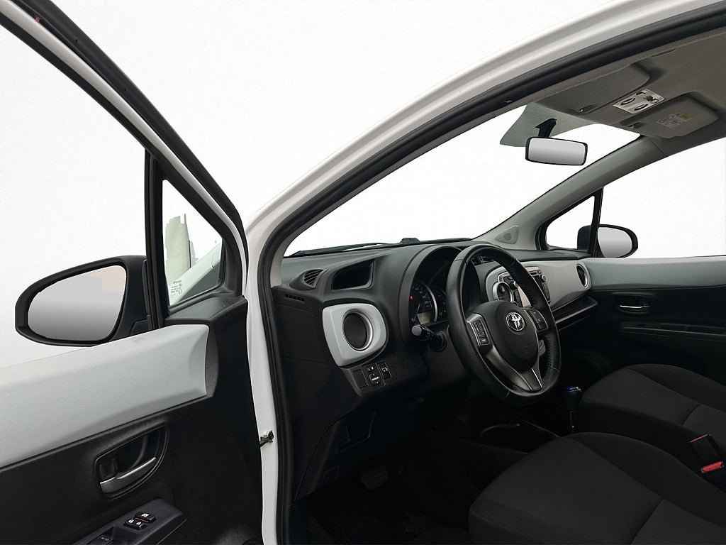 Vehicle Image 9
