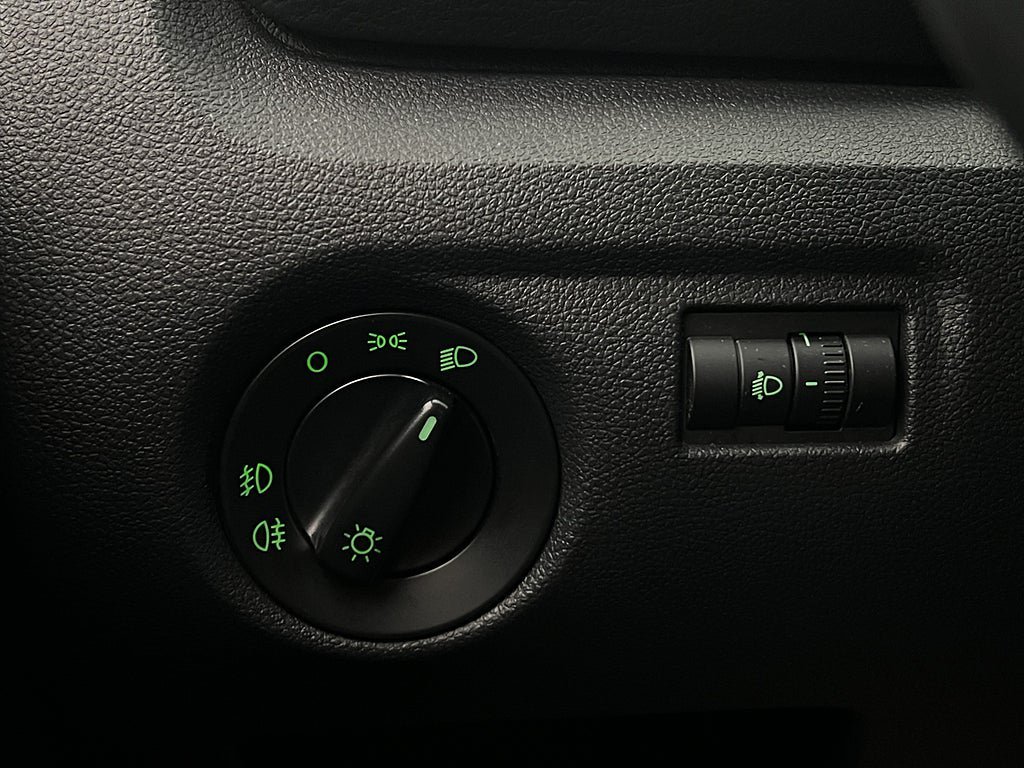 Vehicle Image 28