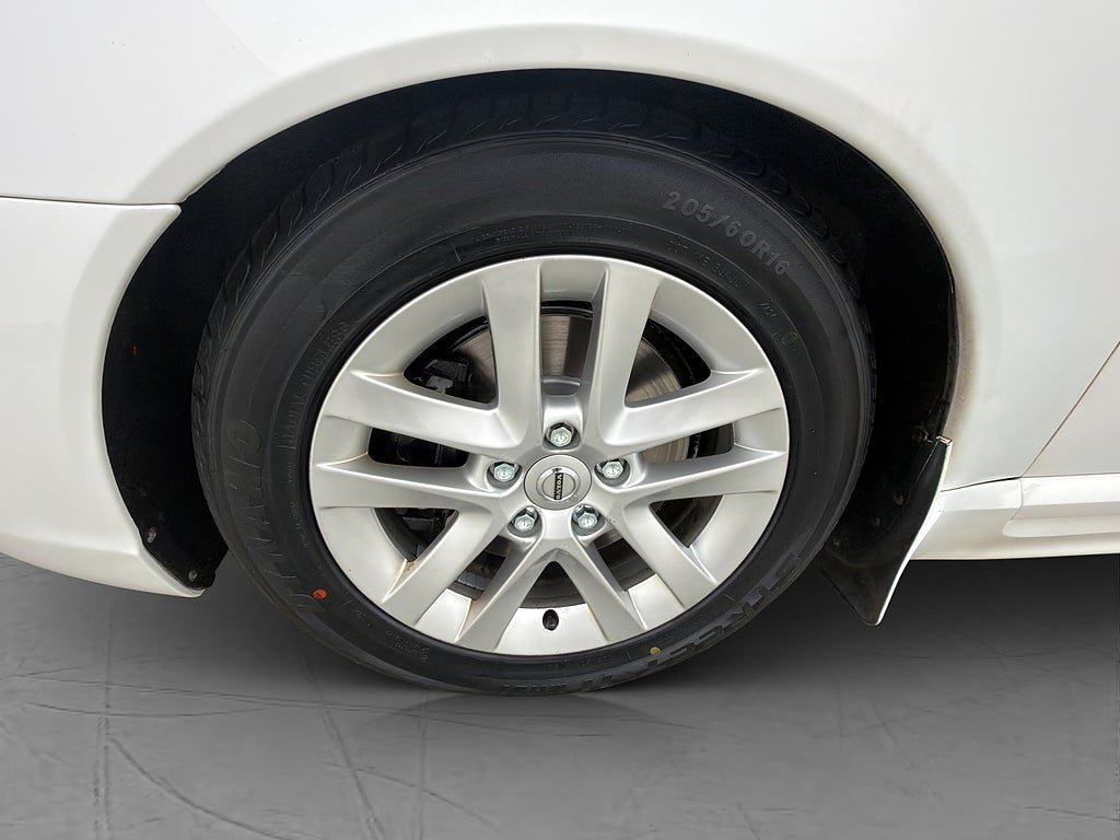 Vehicle Image 25