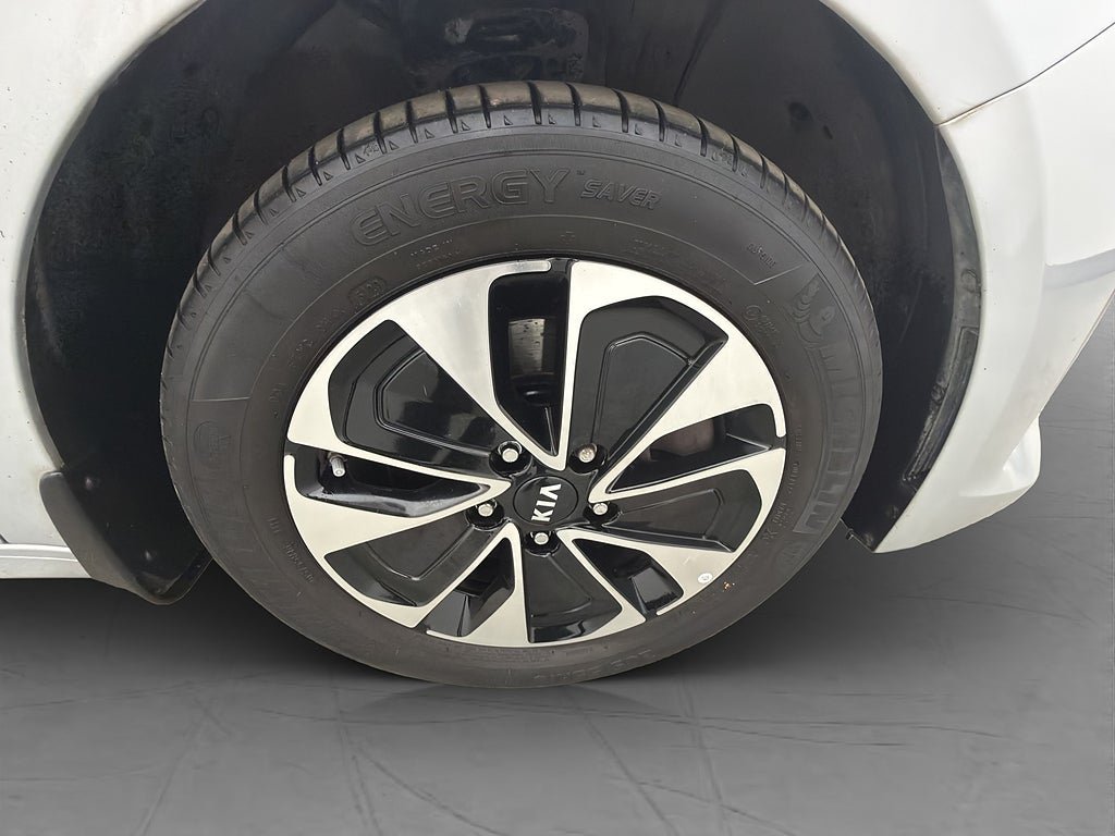Vehicle Image 32