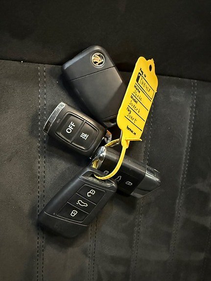 Vehicle Image 13