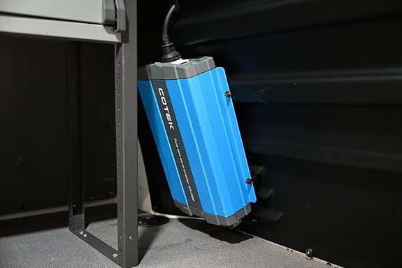 Vehicle Image 9