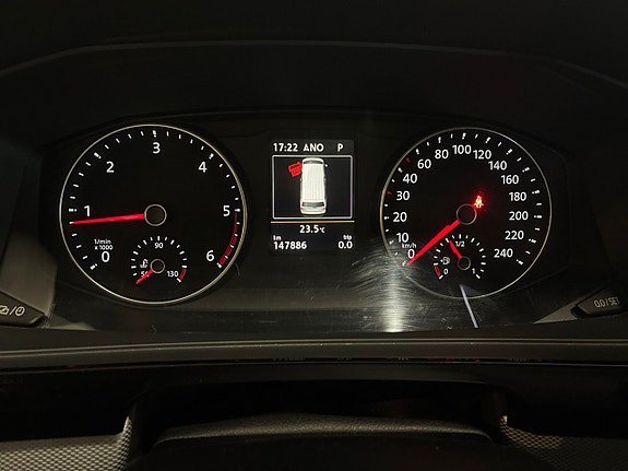 Vehicle Image 24