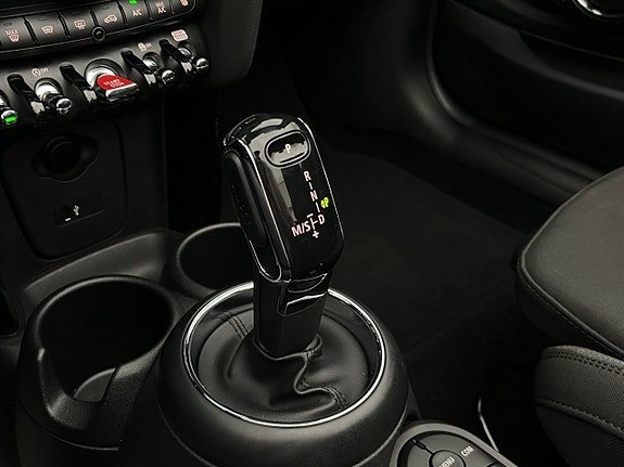 Vehicle Image 24