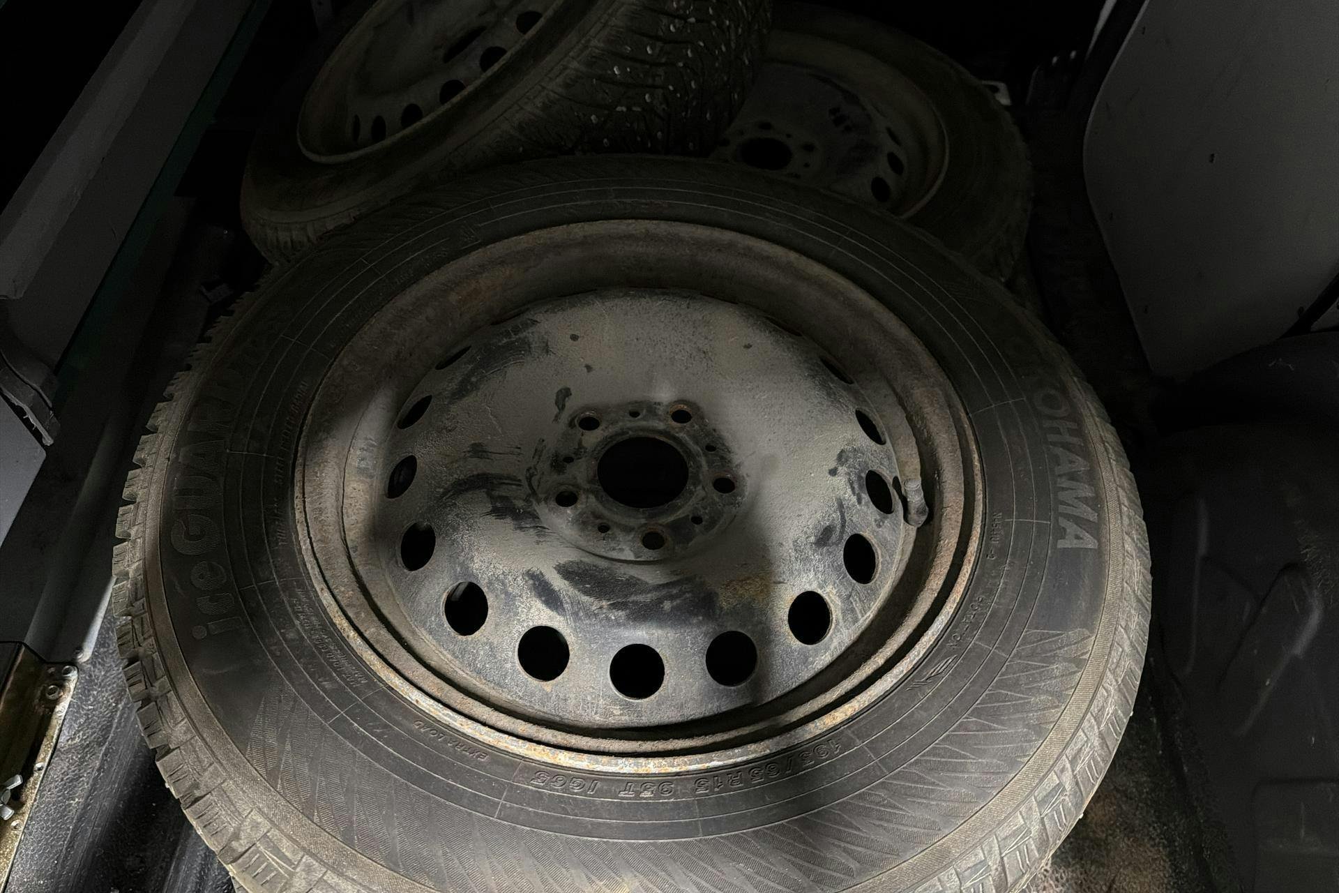 Vehicle Image 13