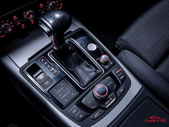 Vehicle Image 25