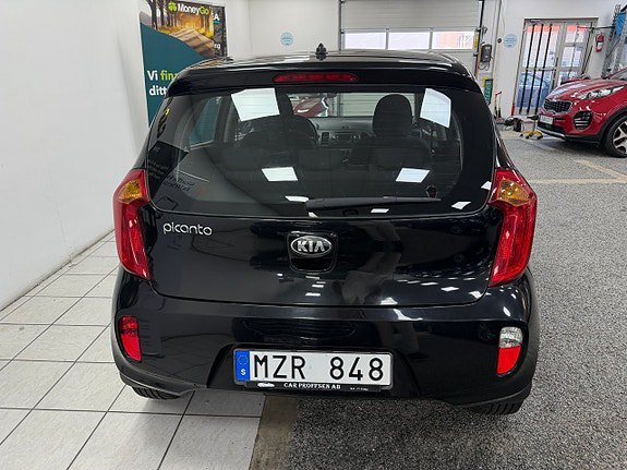 Vehicle Image 15
