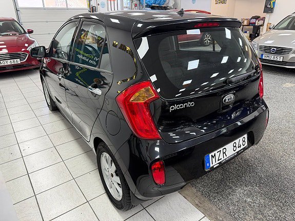 Vehicle Image 19