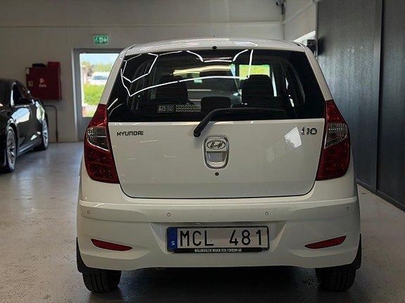 Vehicle Image 21