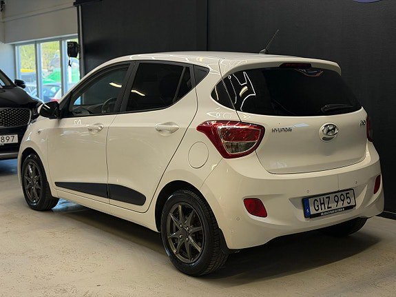 Vehicle Image 18