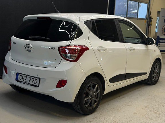 Vehicle Image 19