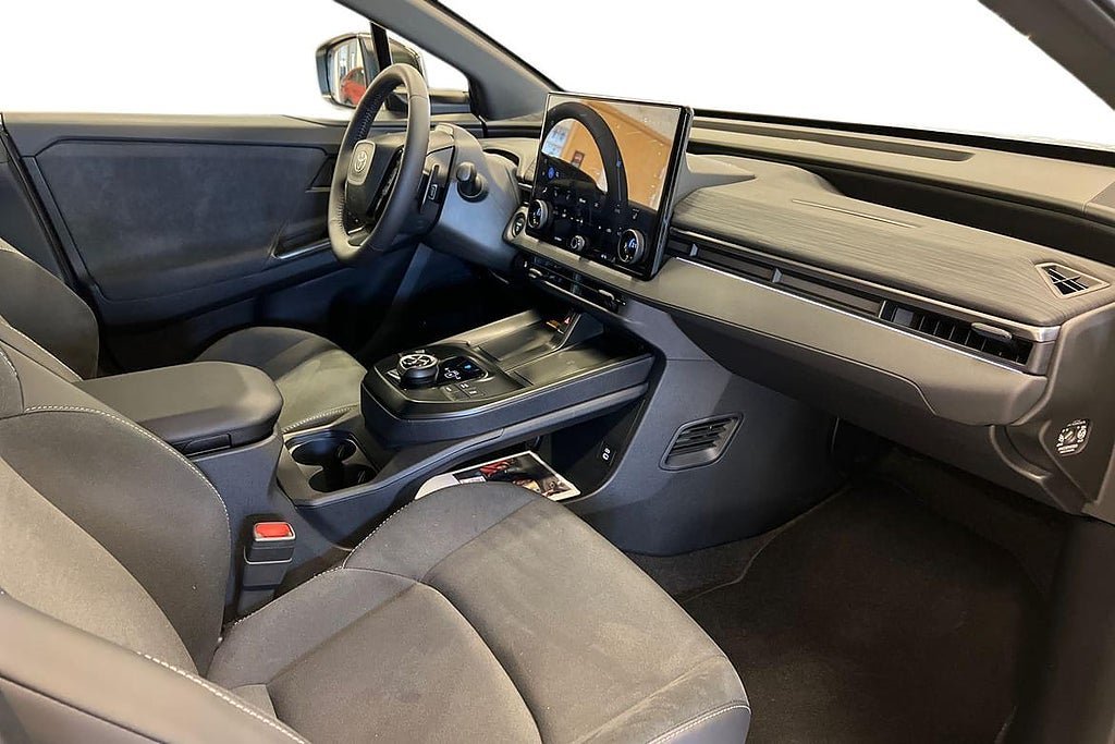 Vehicle Image 7