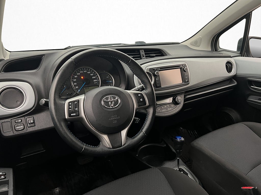 Vehicle Image 11