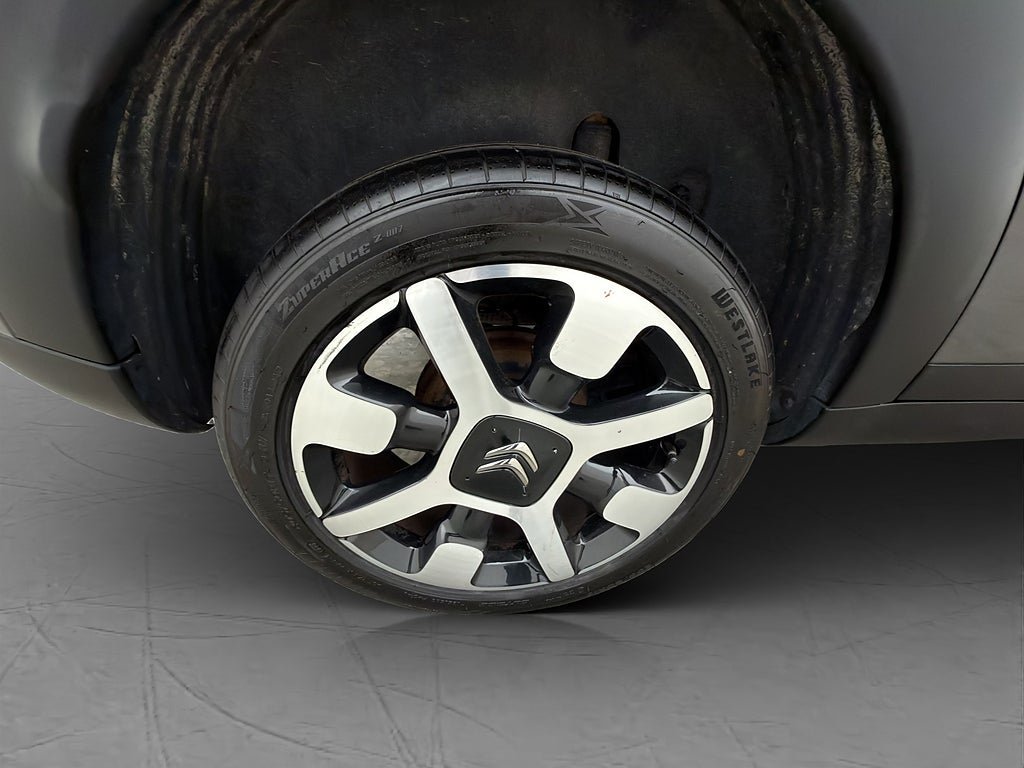 Vehicle Image 31